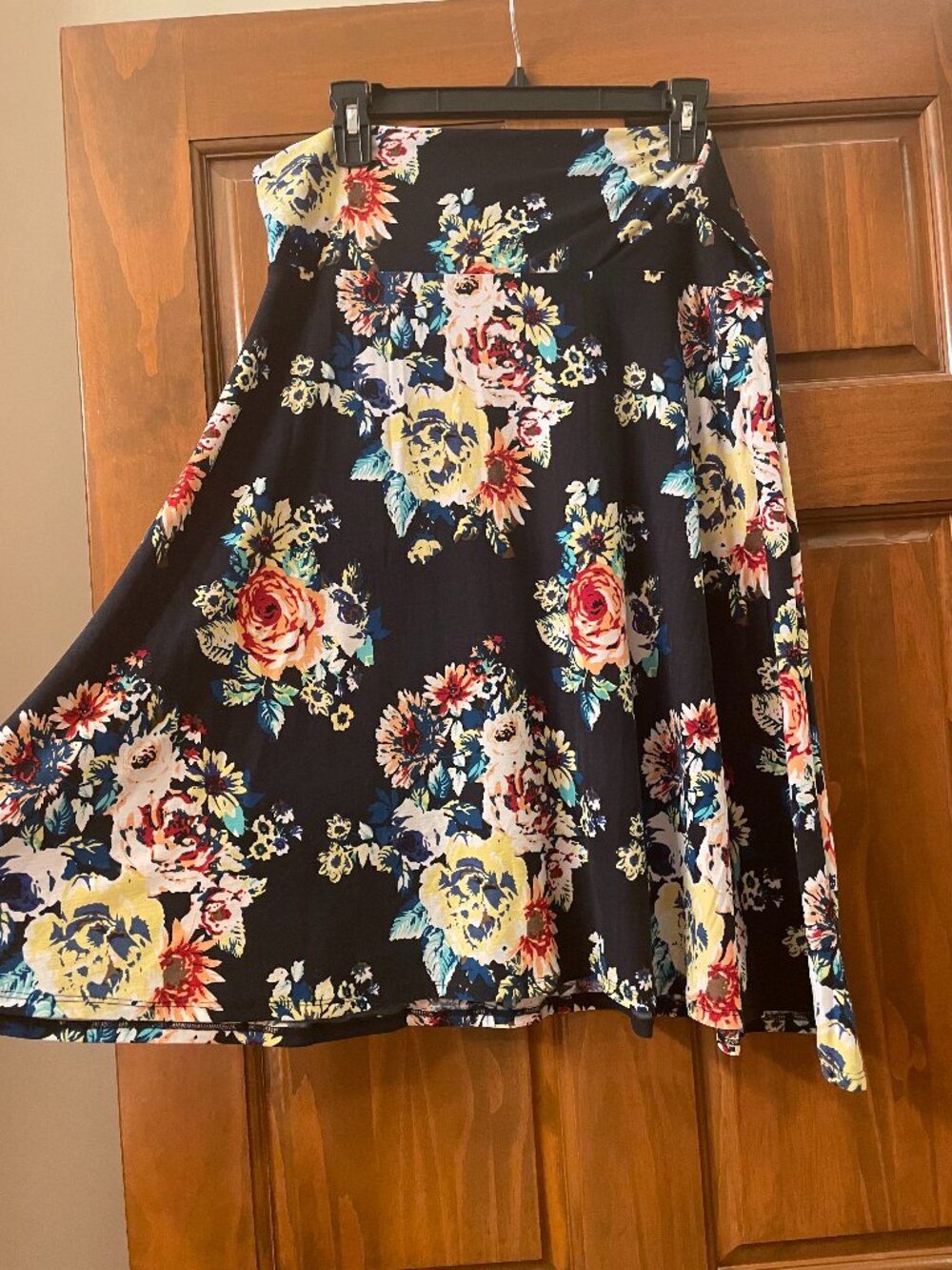 New LuLaRoe Knee Length Floral Skirt - Size XL